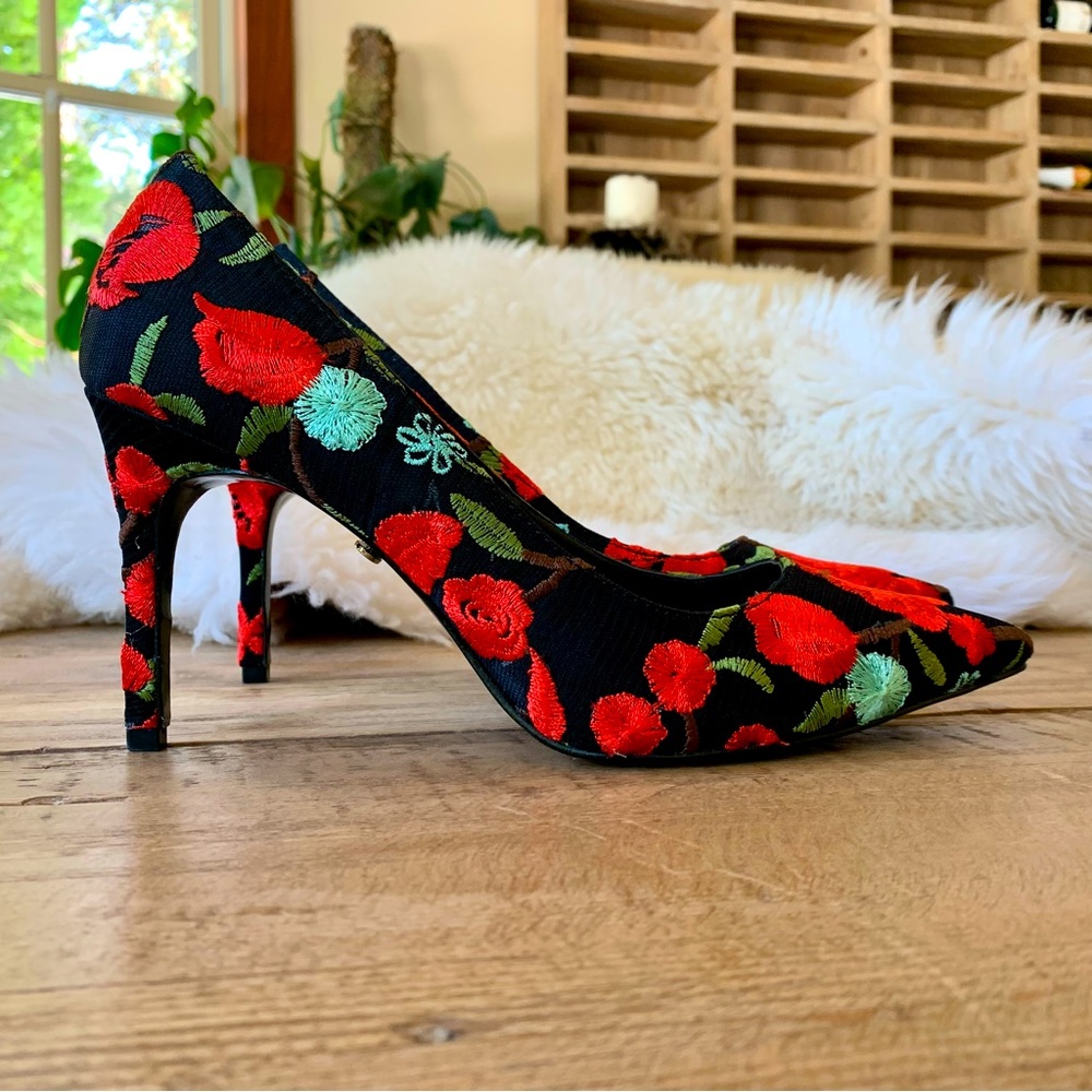 Charles David Women’s Shoes